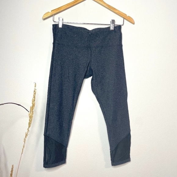 Lorna Jane Black and Gray Capris - Picture 1 of 5